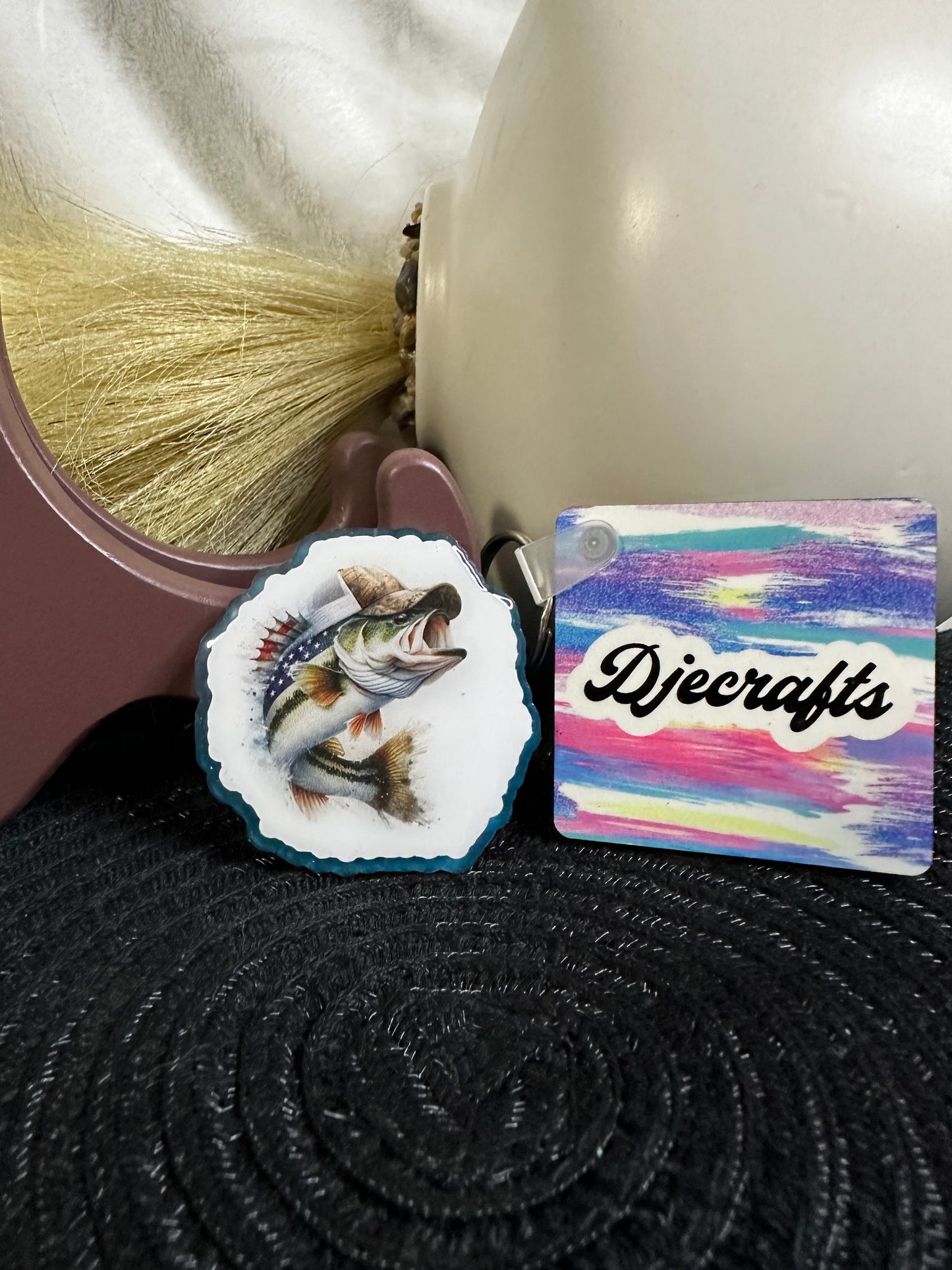 Fish Badge Reel / Popsocket Topper