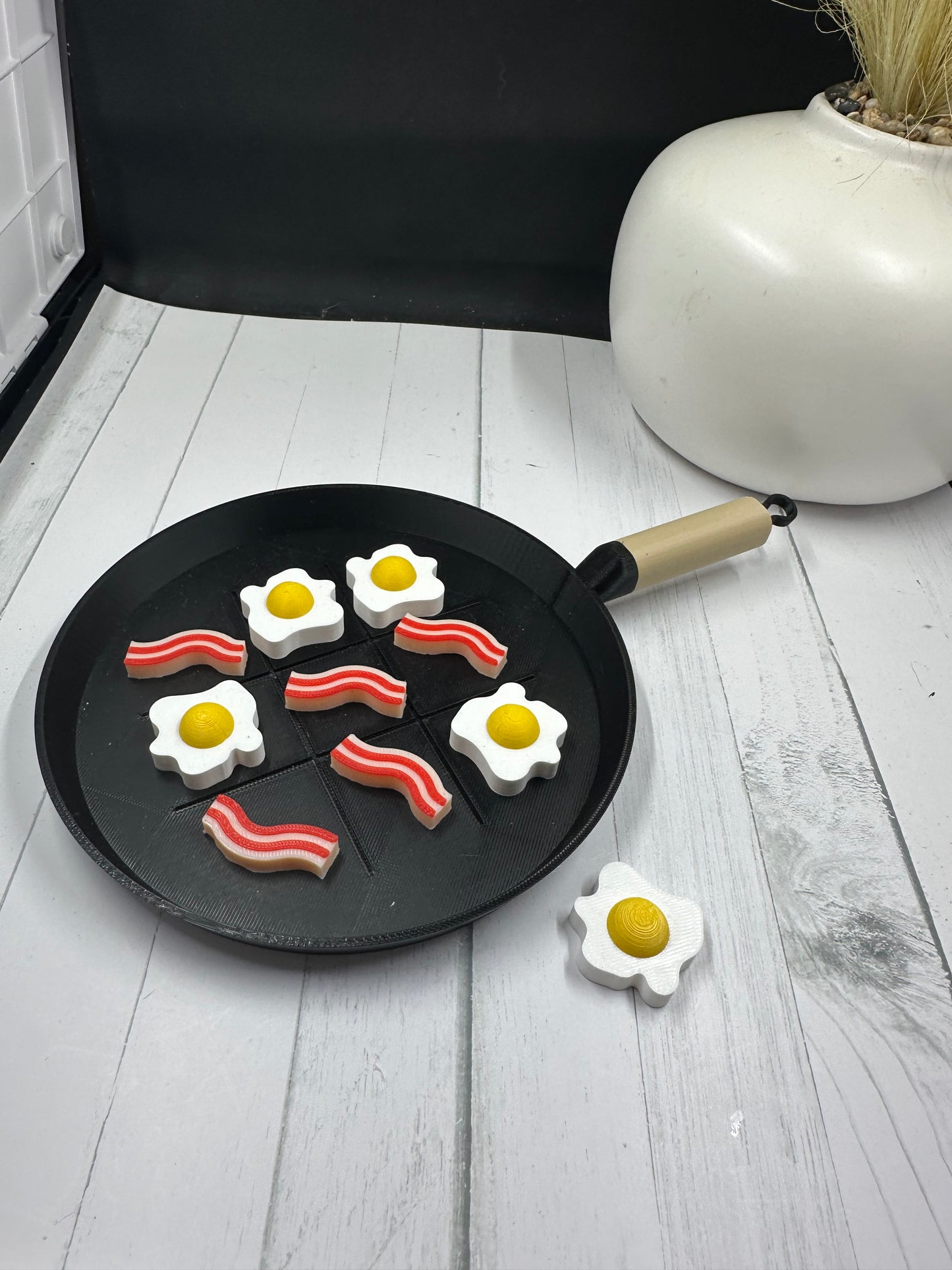 Skillet Tic Tac Toe 3D Print - Random Color -MC