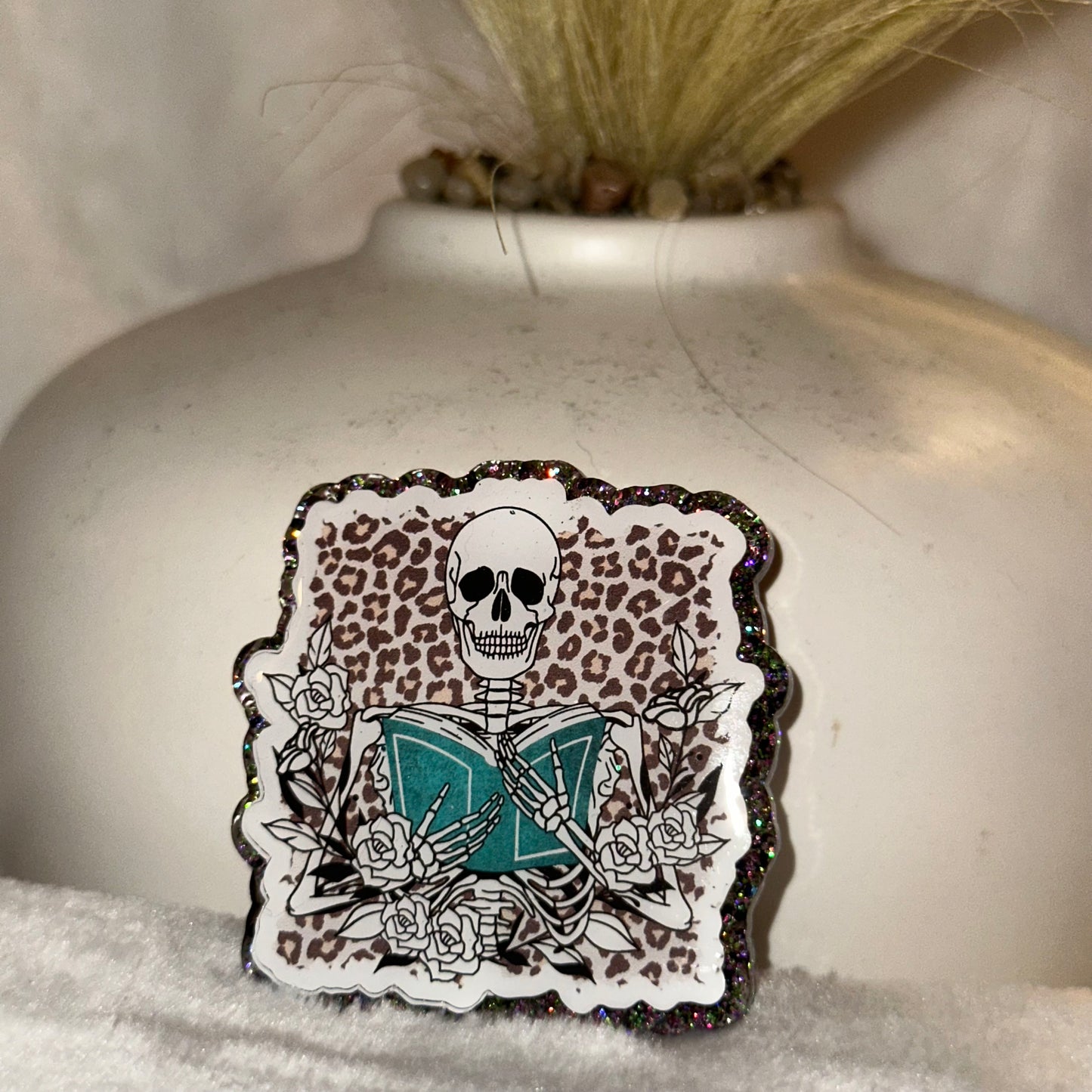 Reading Skelly Badge Reel / Pop socket Topper
