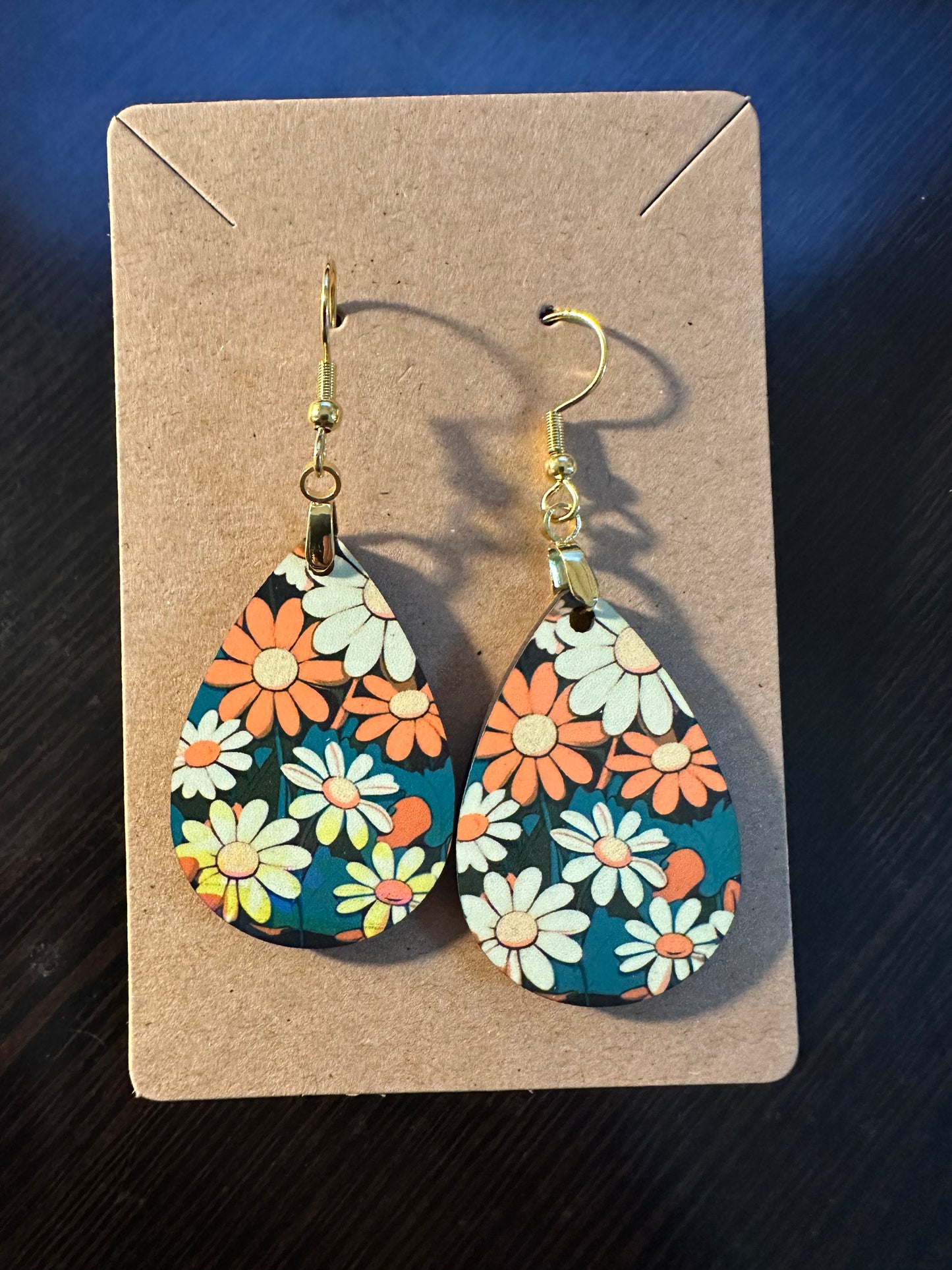 Retro Floral Dangle Earrings
