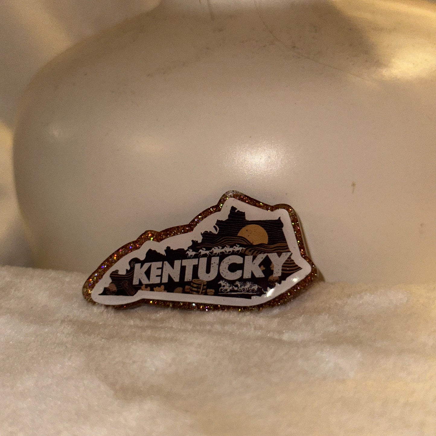 Kentucky Brown Glitter Badge Reel / Pop socket Topper