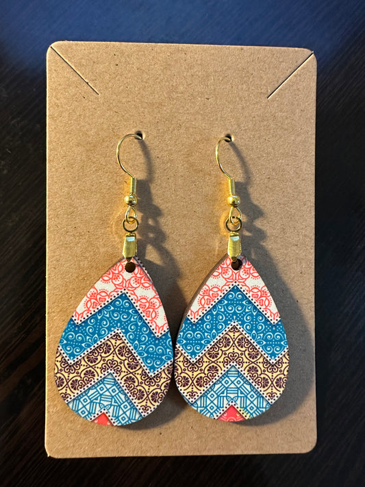 Pattern Waves Dangle Earrings